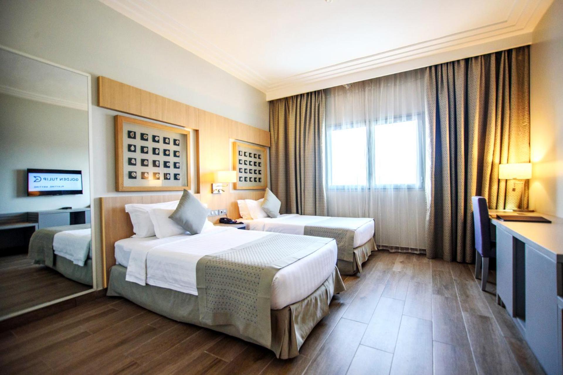 Golden Tulip Le Diplomate Hotel Cotonou Exterior foto